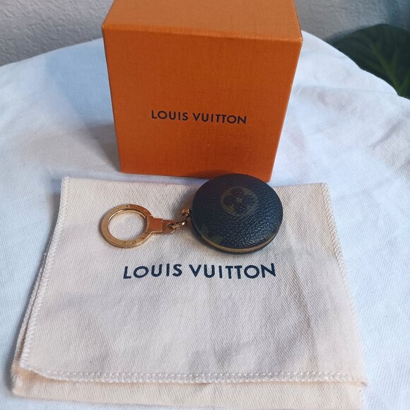 LOUIS VUITTON Astropill Monogram Lightup Keychain/Bag Charm. EUC w/COA - Picture 2 of 13